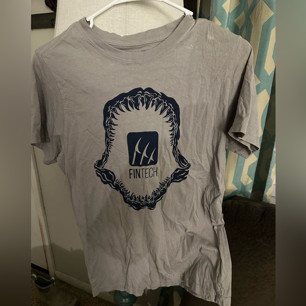 Fintech Gray Short Sleeve Men's Tee